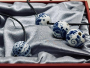 Украшения гжельских мастеров с удовольствием  носят  модницы